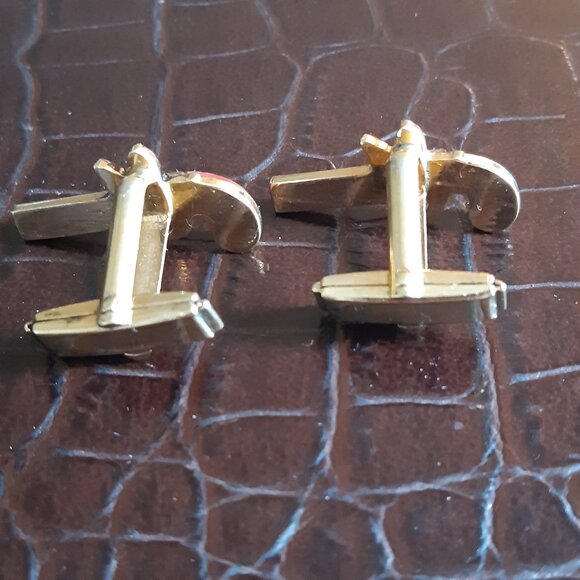 1960s Flintlock Dueling Pistols Gold Tone Vintage Cuff Links w/Orange - Picture 4 of 8